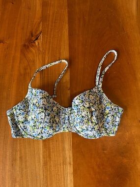 Old Navy Floral Underwire Bikini Top in Blue, White, Yellow